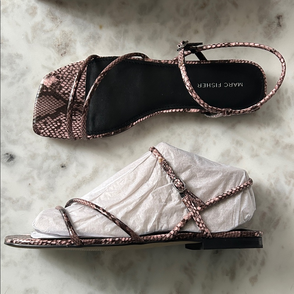 NIB. Marc fisher mikal sandals. Size 9 - Picture 4 of 5